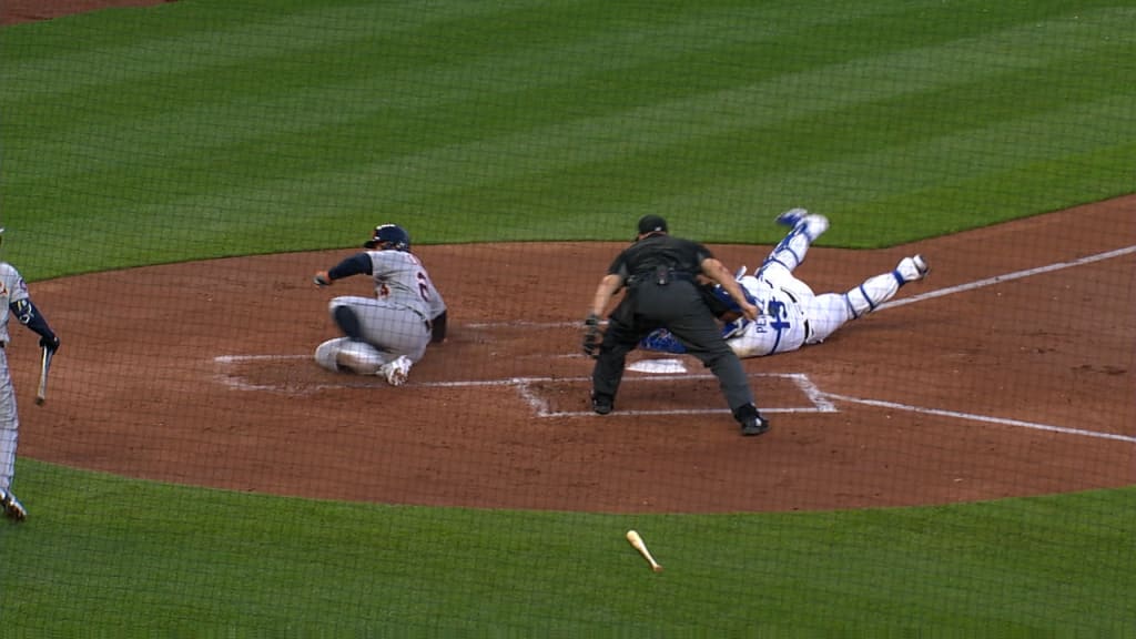 EAT IT! Miguel Cabrera attempts to force-feed Brayan Peña 