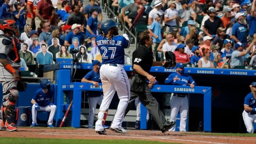 Who's bat flip was better? Bautista's or Tatis Jr.'s?