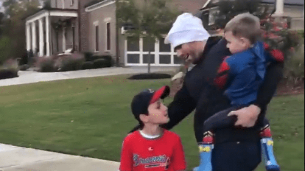 Atlanta Braves star Freddie Freeman runs into boy dressed as him for  Halloween