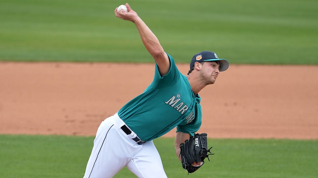 Chase De Jong ranks as the 15th-best prospect in the Mariners' system, per MLB Pipeline. (Getty Images)