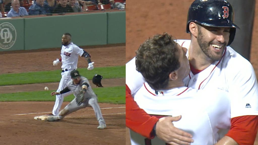 Red Sox walk off on error in 9th