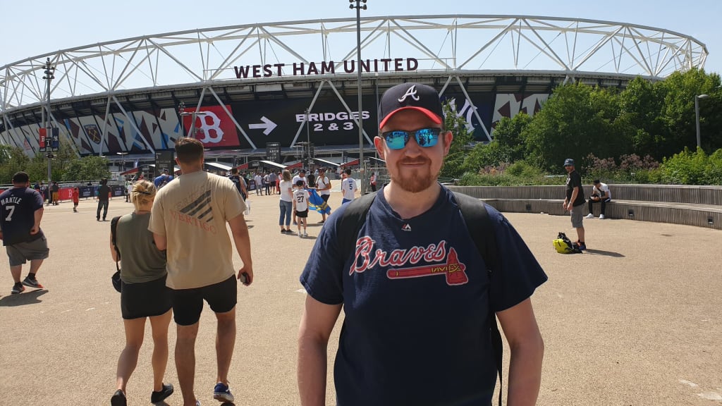Bamber in his Braves gear before the Red Sox-Yankees London Series in 2019.