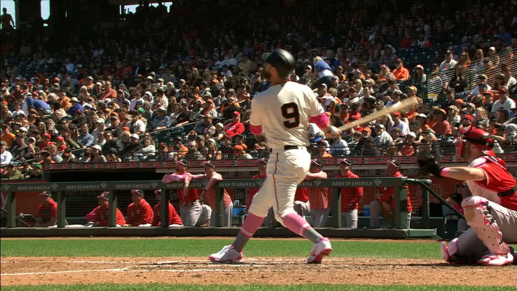 Pablo Sandoval's pink bat leads Giants to Mother's Day win