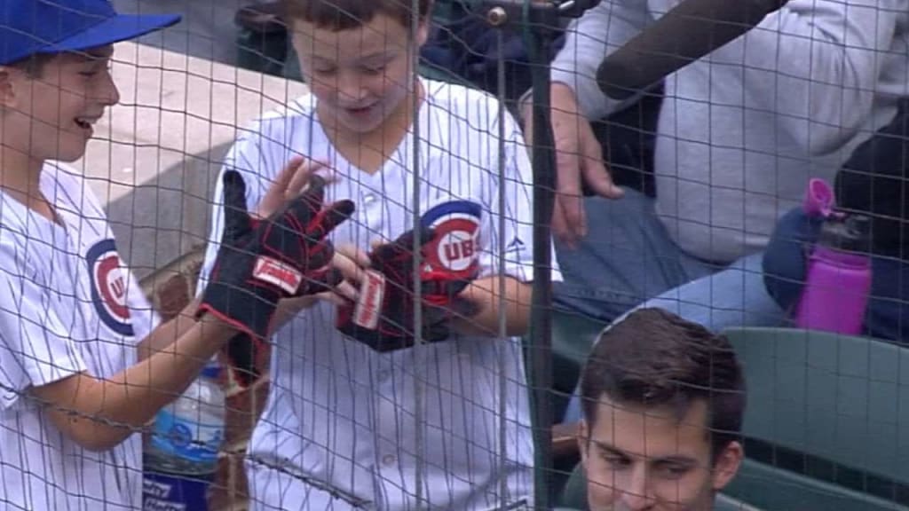 Joey Votto gives away home run bat to young fan with cancer