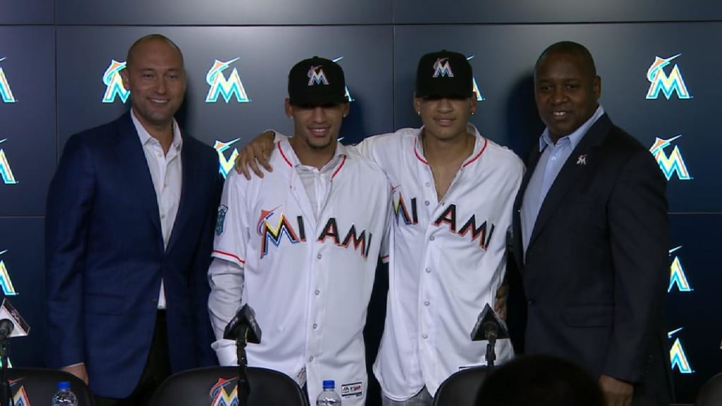 Marlins introduce Mesa brothers