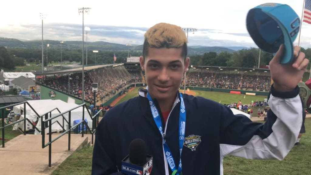 World Baseball Classic: Puerto Rican players bonding by dying hair