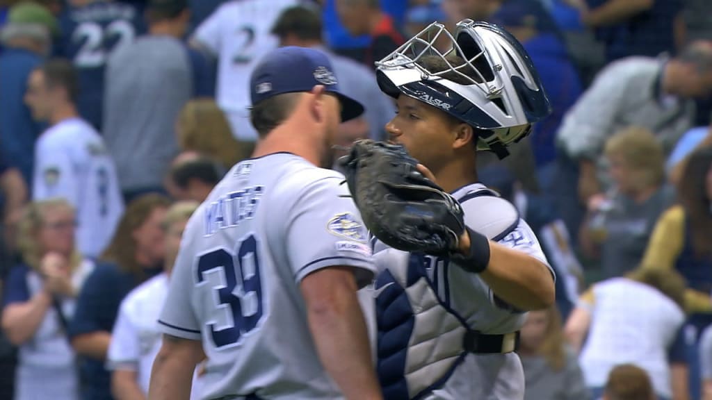 Yates secures Padres' win