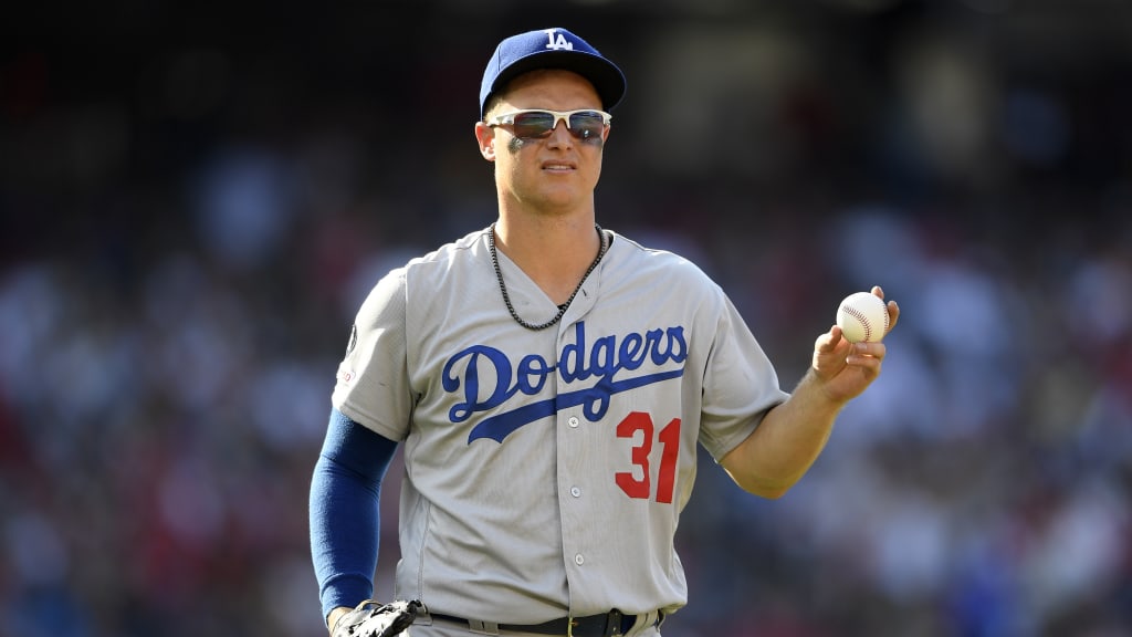 Joc Pederson receives his ring in his first game back at Chavez