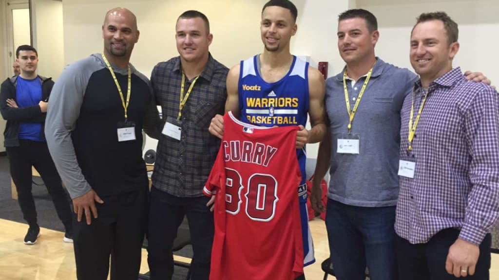 Mike Trout visited Warriors practice and beat Draymond Green at