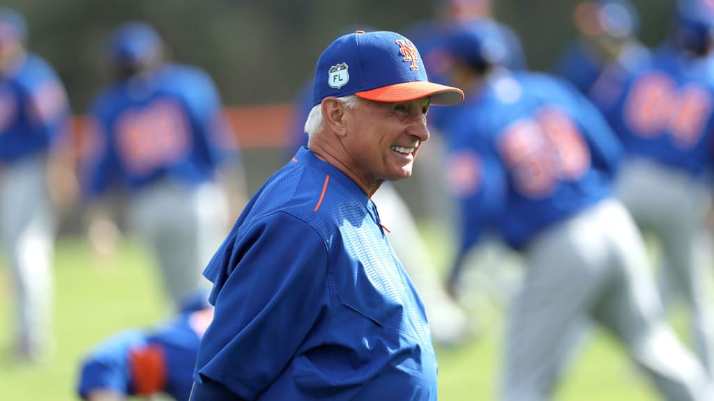 Mets manager Terry Collins oversees an early workout at Spring Training in Port St. Lucie, Fla. (AP)