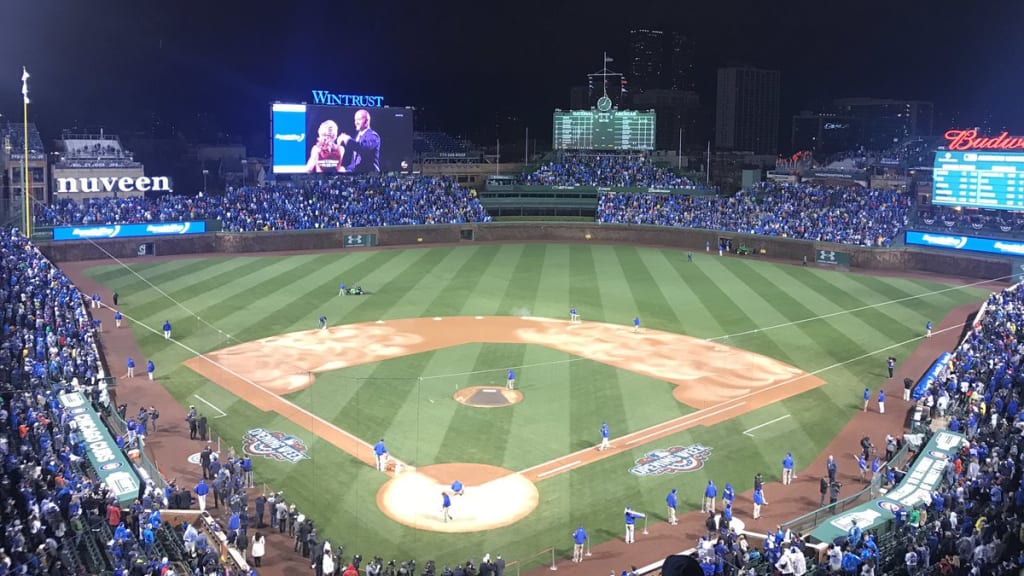 Cubs Honored David Ross with Pregame Ceremony