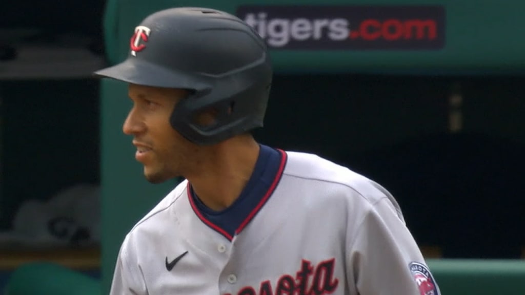 Twins SS Andrelton Simmons out after positive COVID-19 test