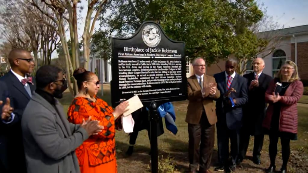 NYC Parks on X: Happy birthday, Jackie Robinson! This monument