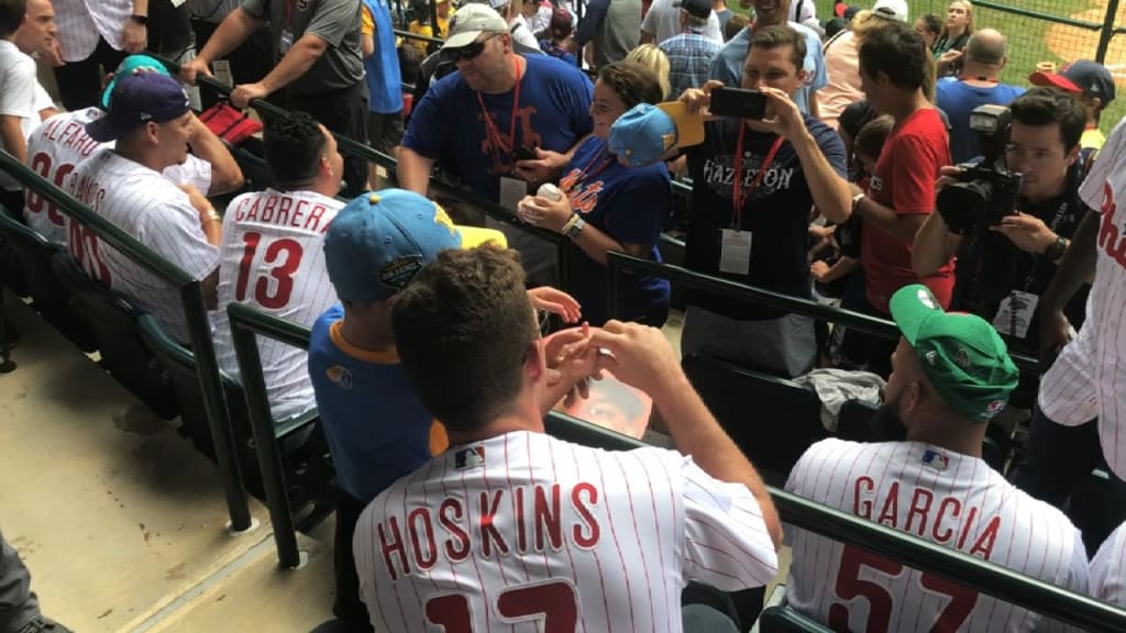 Rhys Hoskins celebrates home run with Philadelphia Eagles tribute