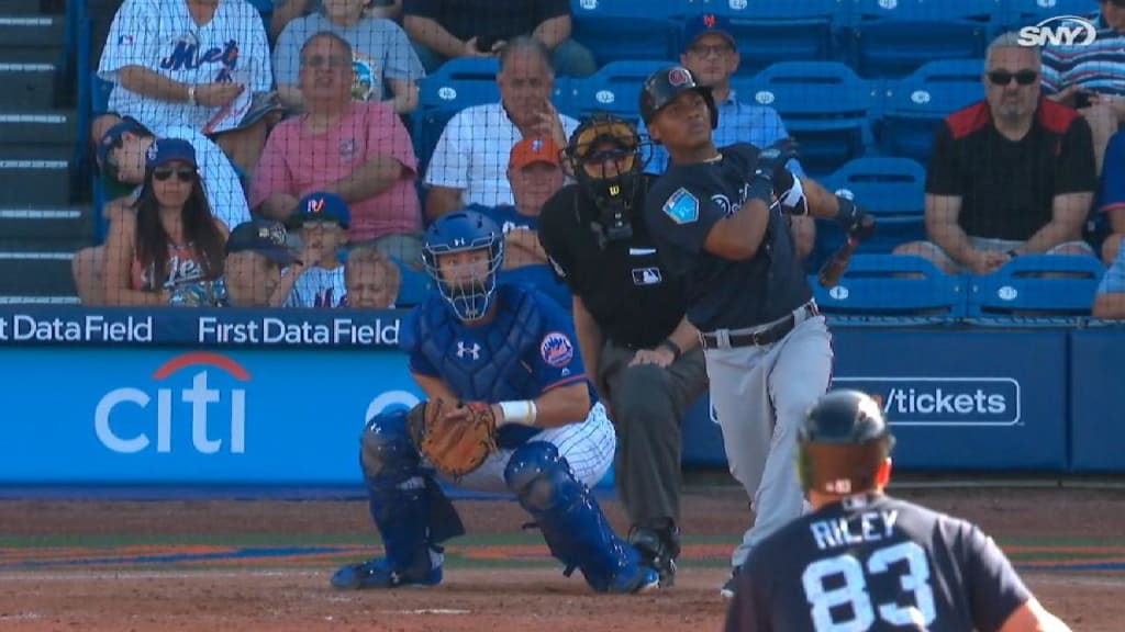 Twins Outfielder Does Perfect Craig Kimbrel Impersonation Before