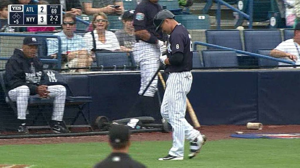 Yankees' Jacoby Ellsbury leaves after getting hit on wrist – Trentonian