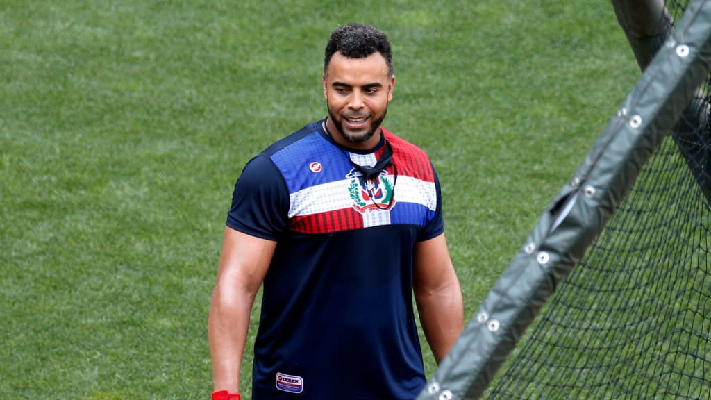 Former Ranger Nelson Cruz Awarded Humanitarian Award