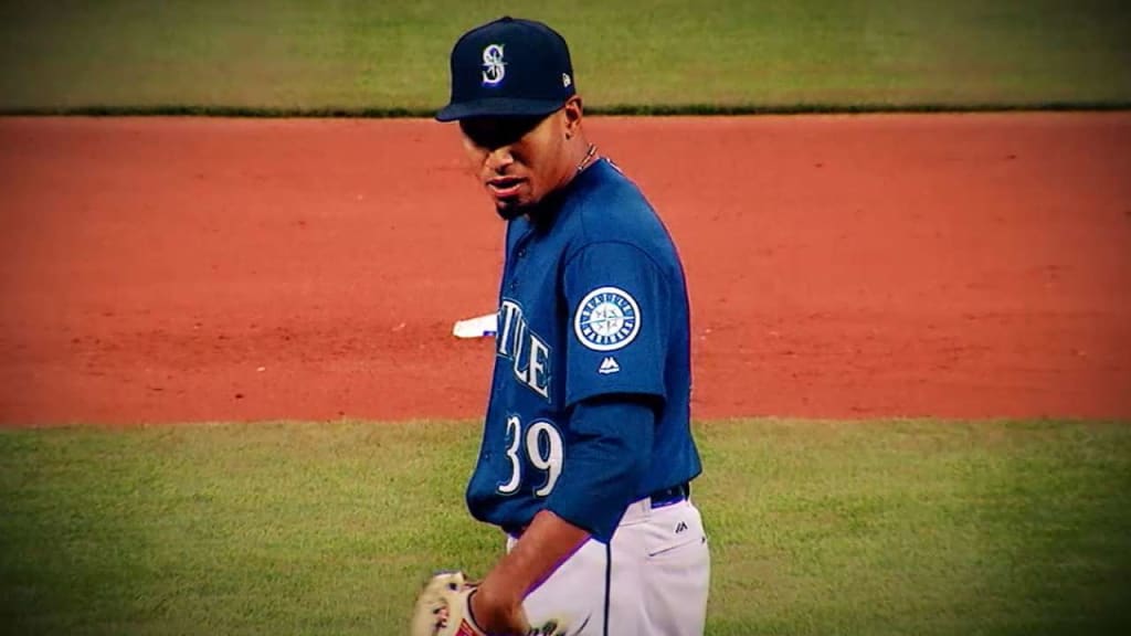 Diaz wins AL reliever honor