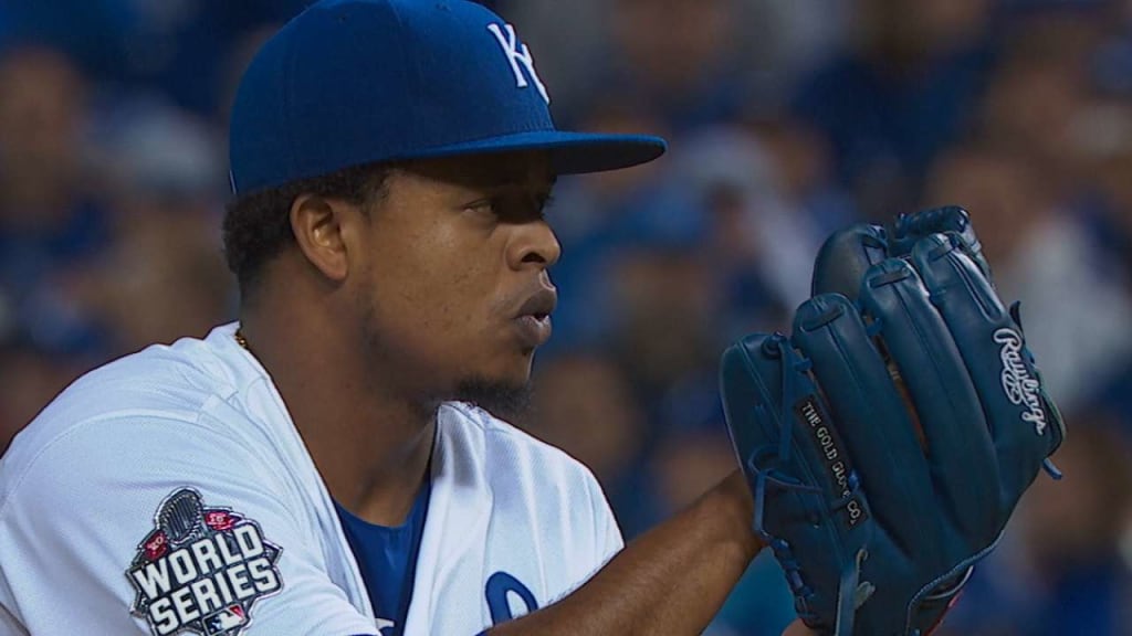 Royals pitcher Edinson Volquez loses father before taking mound