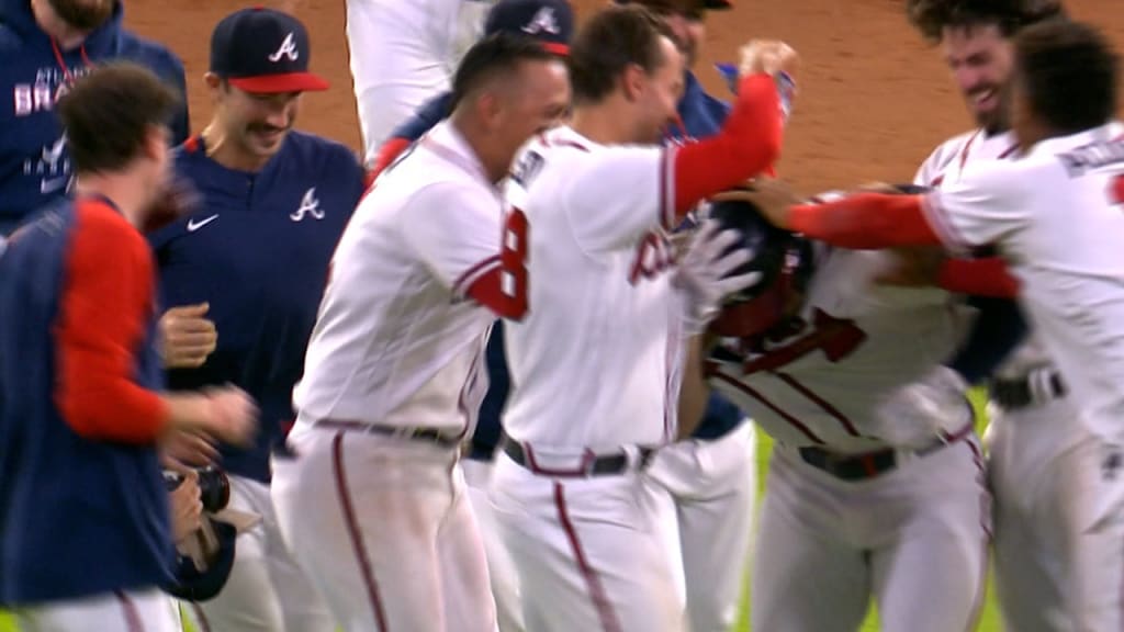 Contreras' first walk-off hit for Atlanta Braves is a downer for Phillies –  Delco Times