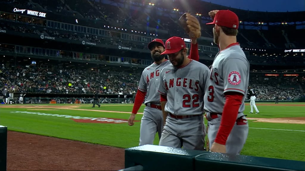 Shohei Ohtani applauds Taylor Ward who has been on a roll for the