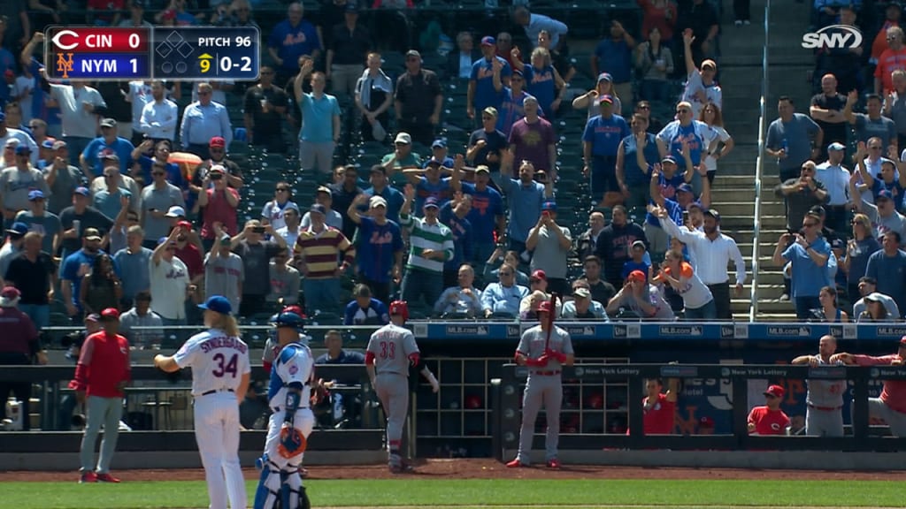 Mets fan with sign insulting Jesse Winker gets autographed ball