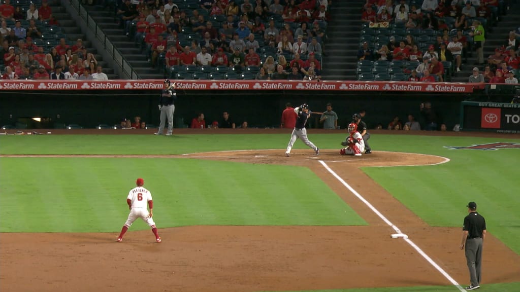 Kipnis' 2-run smash to center