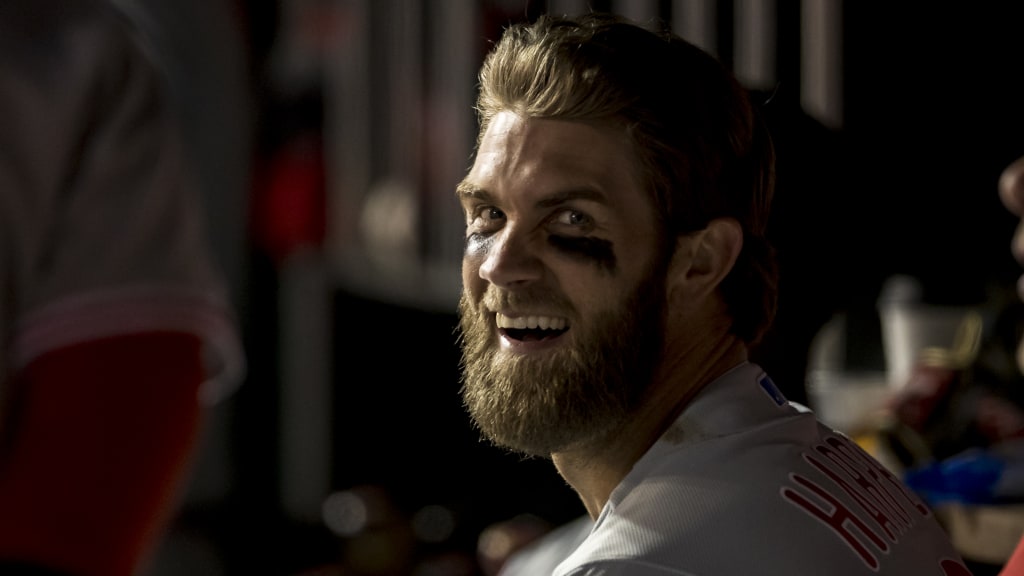 Bryce Harper and other Nats are now rocking the curly W on their