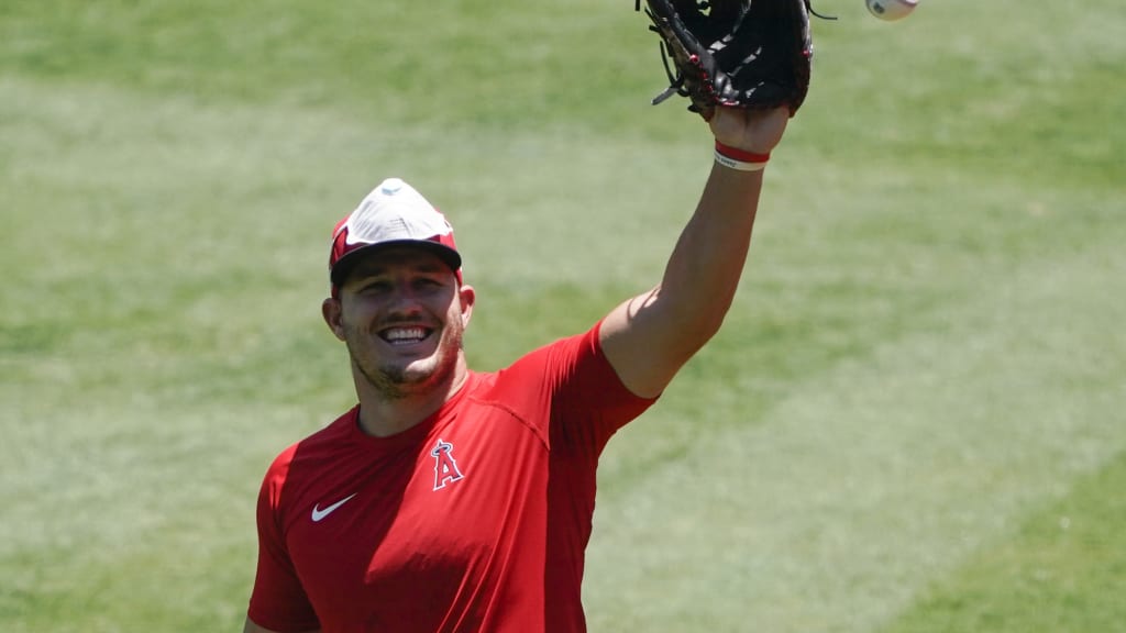 Los Angeles Angels outfielder Mike Trout and his wife Jessica pose