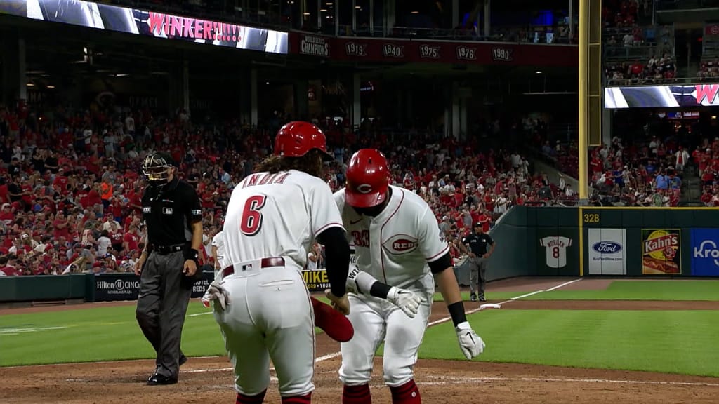 Jesse Winker homers, Luis Castillo labors for Reds