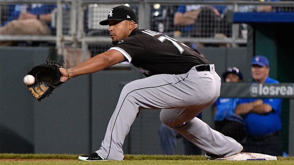 Guardians miss out on first baseman Jose Abreu; offered 3-year