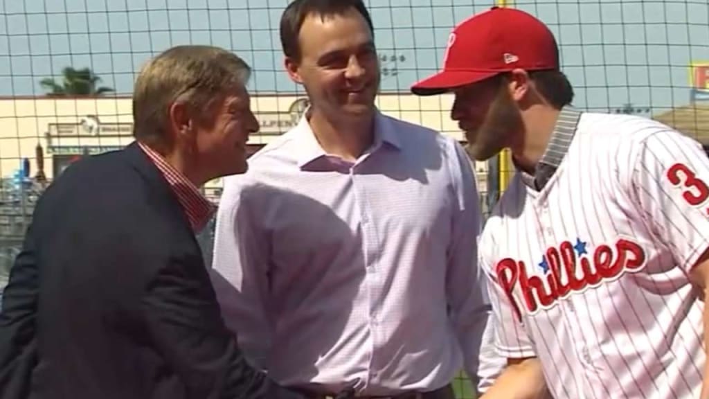 Philadelphia Phillies: Bryce Harper honors Roy Halladay