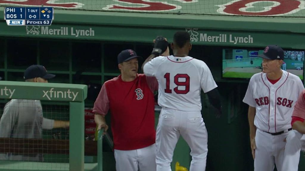 Red Sox catch ground-rule double break, walk off same inning in Game 3