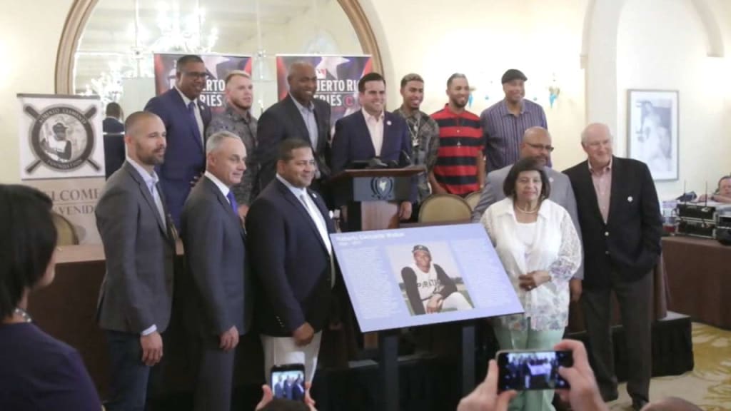 Roberto Clemente memorial unveiled near site of plane crash