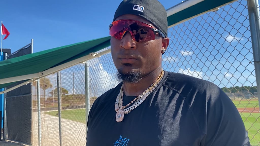 MLB Trade Rumors on X: #Marlins Sixto Sanchez continues to build strength  as he works back from two years lost to shoulder injuries, but he's  reportedly not expected to be ready for