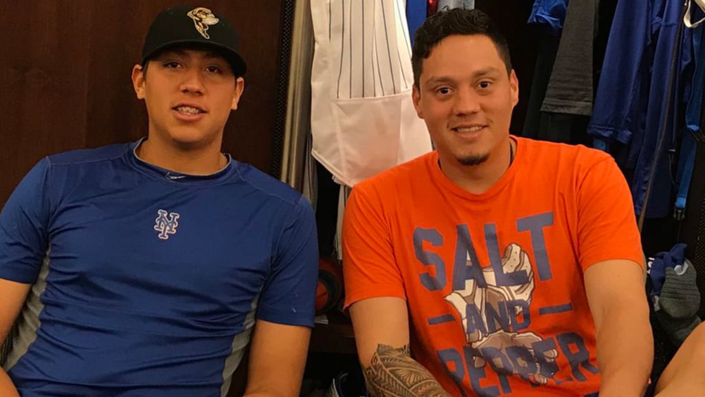 Wilmer Flores has a younger brother named Wilmer. : r/SFGiants