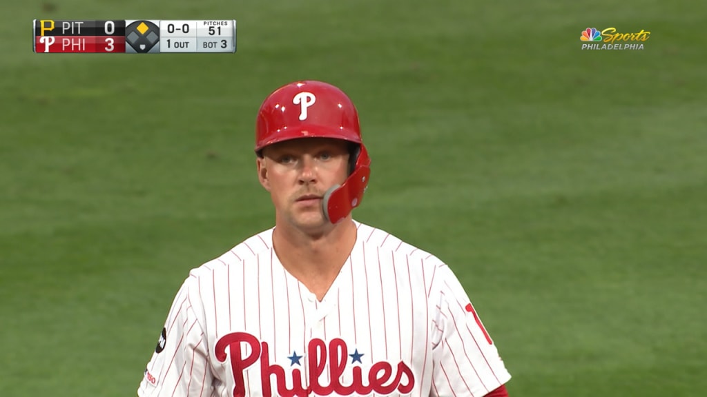 Hoskins breaks out of slump with 6 RBIs, Phillies top Giants