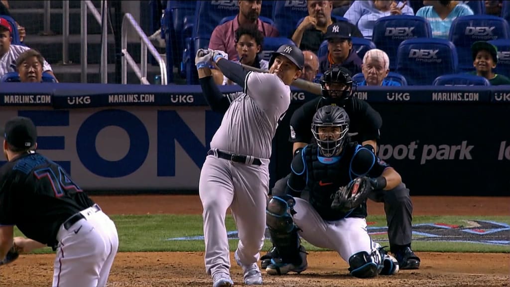 WATCH: Yankees' Anthony Rizzo becomes MLB home run leader with