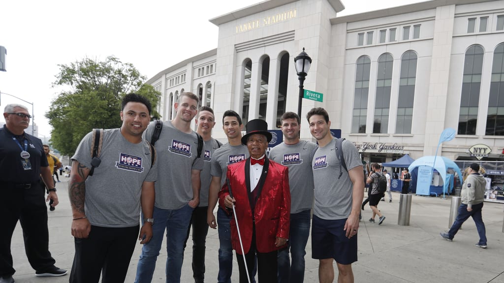 Mets alumni taking to NYC streets with gifts for fans