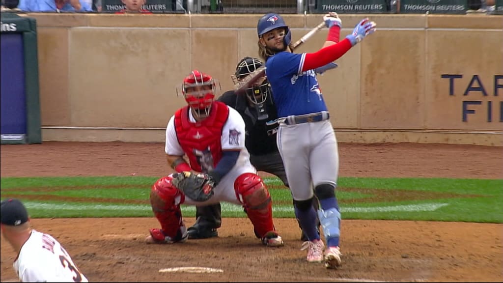 What happened to Danny Jansen? Blue Jays catcher leaves field in