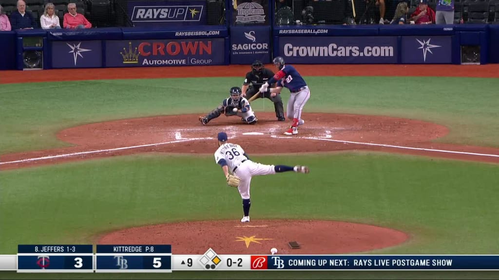 Andrew Kittredge earns the save
