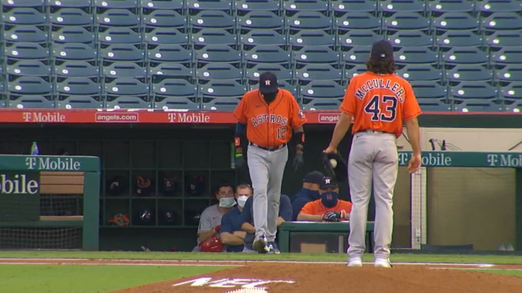 For first time since injury, Astros' Andre Scrubb throws off mound