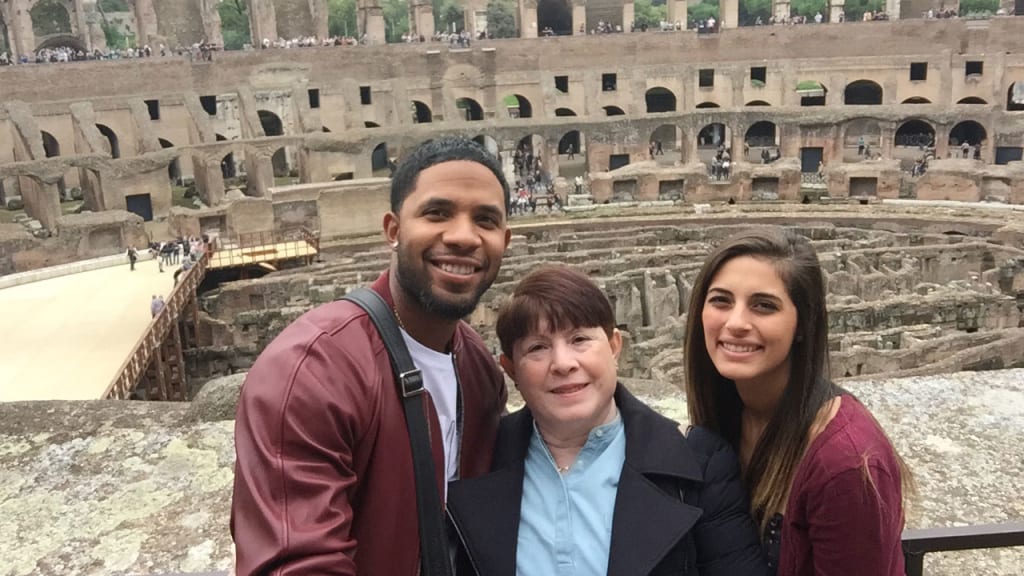 Rangers Elvis Andrus vacation in France, Italy