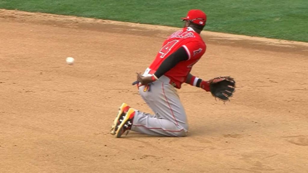 Phillips' nifty double play