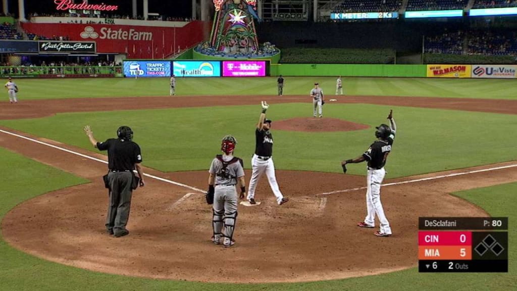 Dean's 2-run home run