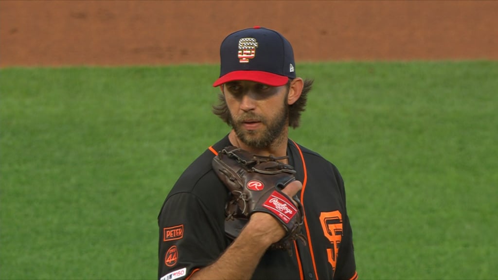 Madison Bumgarner gets standing ovation during return to Oracle Park