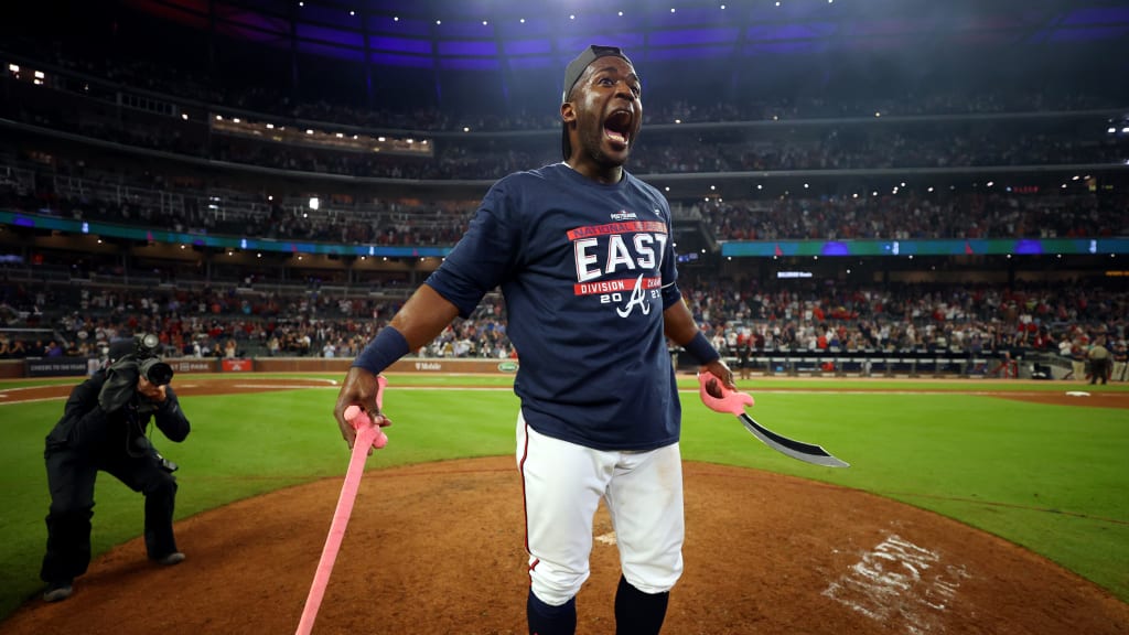 Guillermo Heredia runs on the field with swords after the Braves walk-off  the Marlins. : r/baseball