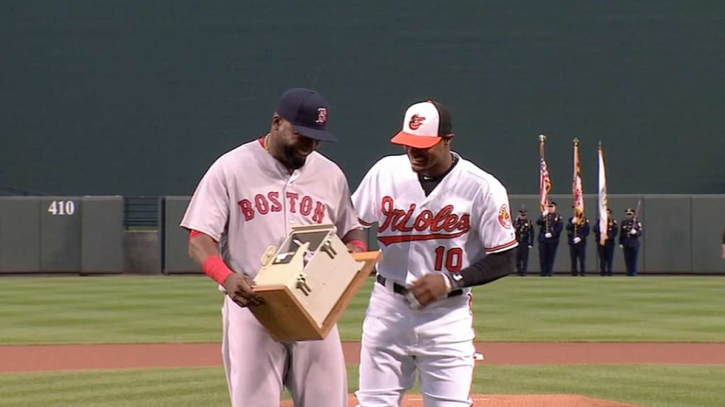 Orioles present David Ortiz with dugout phone he destroyed