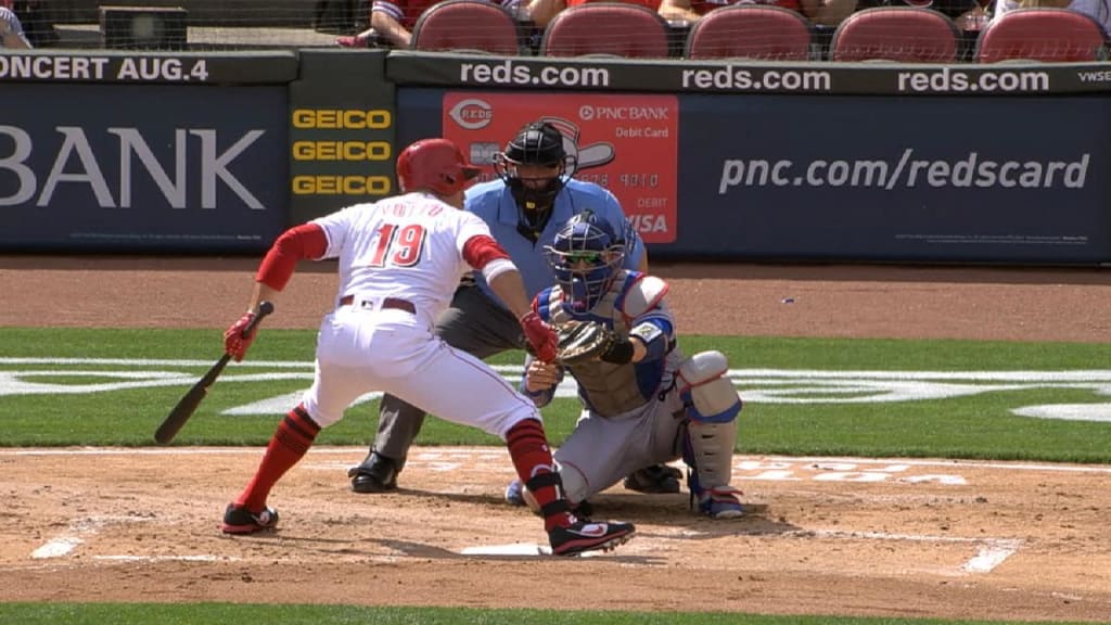 Votto flinches on Ryu's curve
