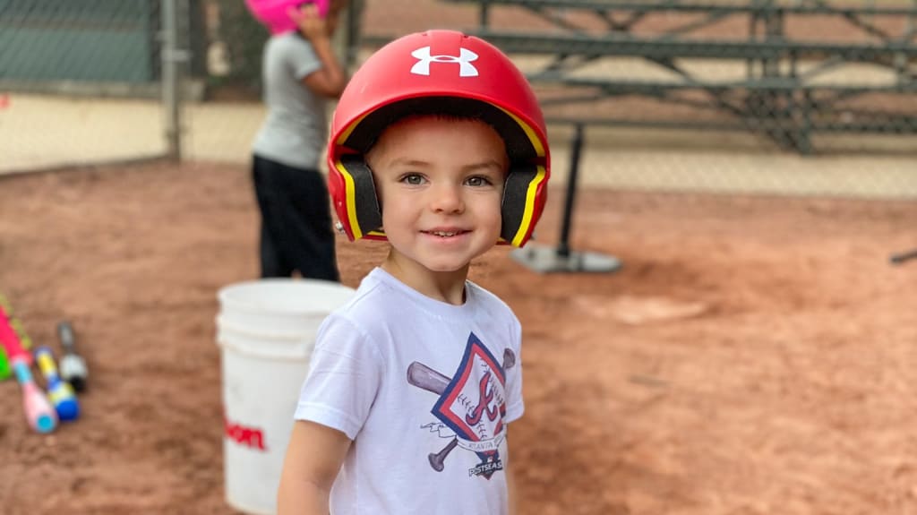 Welcome to the Big Leagues, Kid: Freddie Freeman Goes Deep  Against His  Three-Year Old Son - Bleacher Nation